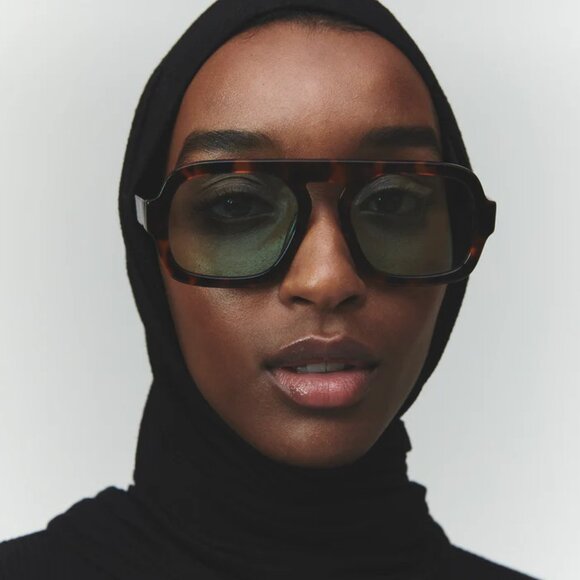 ELISA JOHNSON JANE IN BROWN TORTOISE - Picture 7 of 7